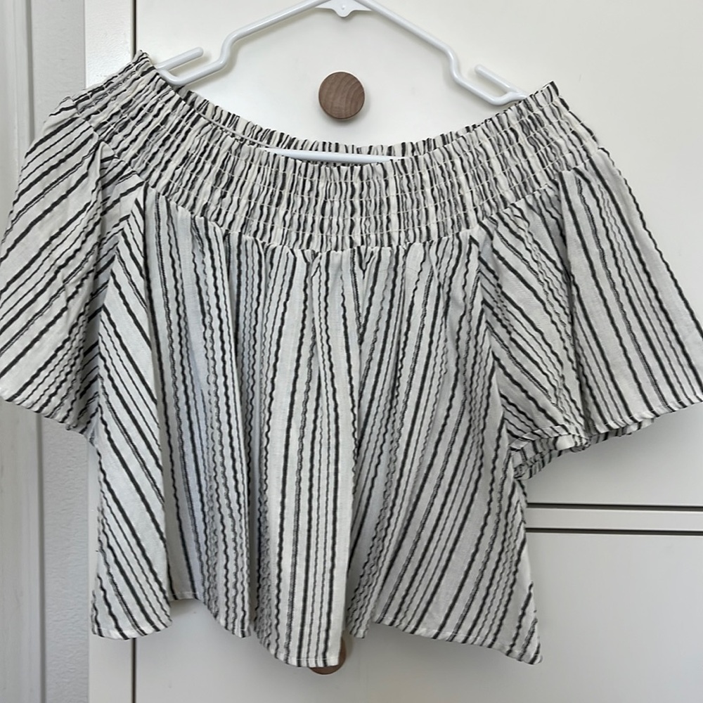 Kimchi Blue Off-Shoulder Crop Top